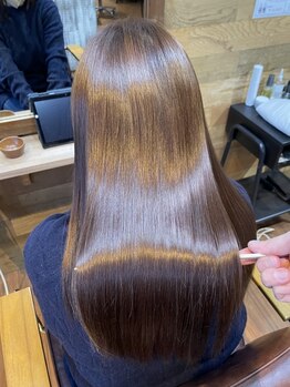 ルアウ ヘアアンドメイク(LUAU Hair&Make)の写真/気になるうねりやクセ毛も、自然なストレートに仕上げます！お手入れもしやすいサラサラな髪に♪