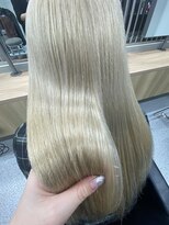 ペレ 渋谷(PELE)&nbsp;イメチェン/ホワイトブロンド/外ハネボブ/美髪/渋谷