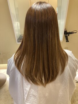 カットスペース イープラス(Cut space e+) ストレートヘアー