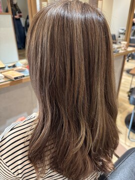 シュヴー 門前仲町(CHEVEUX) ハイトーンで白髪染め、白髪ぼかしカラー