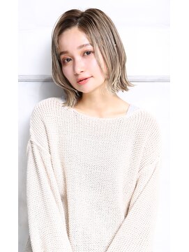 クラッチ 天王寺(CLUTCH) アディクシー ハイライトカラー アップバングショート 小顔