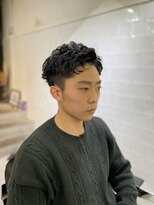 メリケンバーバーショップ フクオカ(MERICAN BARBERSHOP FUK)&nbsp;波巻き束感ショートツーブロックマッシュアップバングコンマヘア