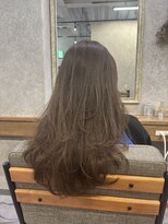 コンフィー(comfy)&nbsp;『SHOKI』　ハイライトカラー　グレージュ　レイヤーカット