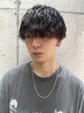 イズ(iss) 波巻きパーマ