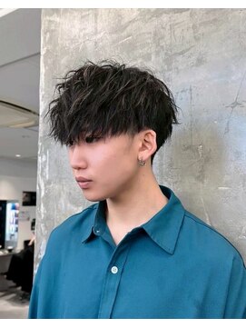 メンズサロン キング 心斎橋店(Men’s salon K!ng) ホワイトメッシュ/ツイスト/ツイスパ/パーマ/メンズ/眉毛/心斎橋