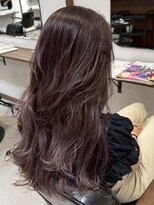 ルイ(ROUIS produced by LUCK 津田沼)&nbsp;ROUIS津田沼 白髪を活かす！ハイライトで叶える大人の上品ヘア