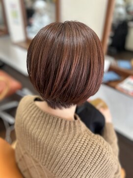 ニースト ヒーリング スペース(Neast healing space) くびれショート×白髪を彩るピンクベージュ