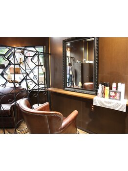 《赤羽駅徒歩5分》少人数制サロンならではの居心地の良さが◎気さくなスタッフが笑顔でお出迎えします。