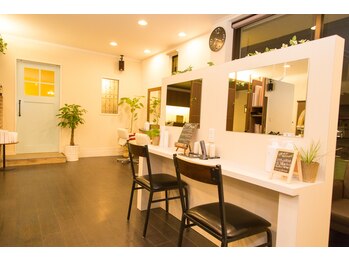 髪質改善・縮毛矯正専門　LIP STICK