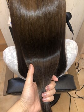 アコンプリッシュ 代官山 恵比寿(accomplish) プラチナミネコラ