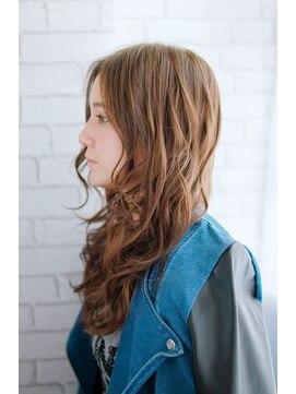 プティルカ(PutiLuca D.C.) 大人ロングのミックスカールスタイル