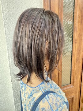 フィーカ(FIKA) ボブから伸ばしかけを【ミニミディアム】へ!