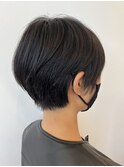 大人可愛い前髪ありひし形耳掛けマッシュショート
