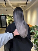 メリー オオサカ(Merly Osaka)&nbsp;バレイヤージュなのにこんなにサラサラ艶々_white gray ash_