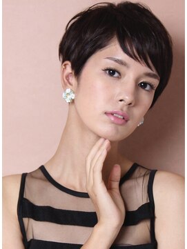 ロビー 表参道(ROBBY) ベリーショート/レイヤー/分け目なし前髪あり/30代・40代