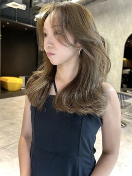 シティ(CITY) 韓国ヘア レイヤーカット 透明感 グレージュ カーテンバング