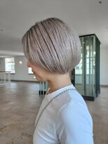 ビュートリアム 神戸(BEAUTRIUM)&nbsp;ハイトーンの丸みショートボブ/ショートカット/ショートボブ