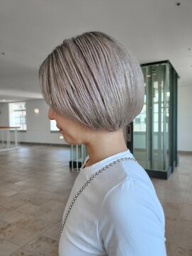 ビュートリアム 神戸(BEAUTRIUM) ハイトーンの丸みショートボブ/ショートカット/ショートボブ