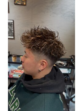 ブラックチョコレート(black chocolate) ピンパーマ × スキンフェード