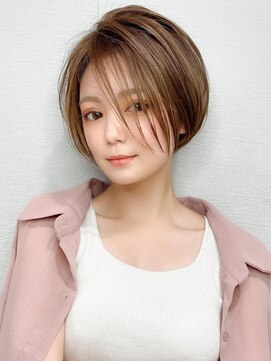 ラルユー 金山(LallYou) 30代40代に人気の大人かわいい前髪ありのくびれショート