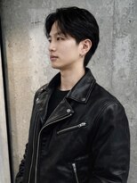 オルカ(ORCA)&nbsp;メンズ/白髪ぼかし/刈り上げセンターパート/ハイライト/新宿