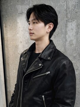 オルカ(ORCA) メンズ/白髪ぼかし/刈り上げセンターパート/ハイライト/新宿