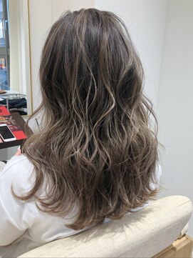 ブティック(boutique) ナチュラル バレイヤージュ ウェーブ 《stylist》: 小路敬太