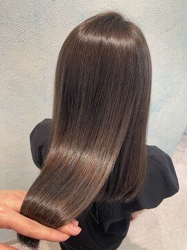 リア(Lia) 艶髪酸性ストレート