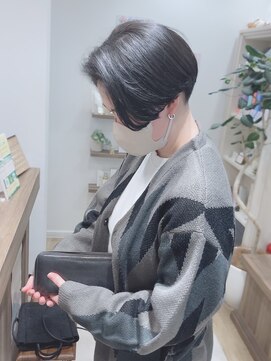 モリオフロムロンドン 松戸店(Morio from London) 【松戸 岩口】ふんわりバング刈り上げハンサムショート