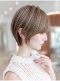 20代30代大人かわいい斜めシルキーベージュ前下がりショートボブ
