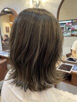 ヴィアンカ(Vianca)&nbsp;【大人ゆる外ハネ×W3Dグレージュハイライト】＠20代30代40代