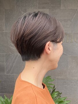 メゾン アヴァロ(Maison Avallo) 大人女性のハンサムベリーショート