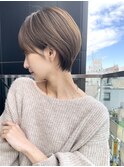 フェザーショートセンターパートかきあげバンググレーアッシュ