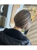 ハイトーングレージュ