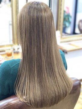 リリー ヘアーアンドビューティー(Lily) ミルクティーベージュ