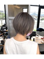 ストゥー(StueW.)&nbsp;シルバー【倉敷】【岡山】【バレイヤージュ】【ハイライト】