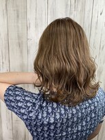 アンダーバーホワイト 南海難波店(_WHITE)&nbsp;【＿white+】ミルクティーベージュ×大人ミディアムスタイル