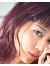 ブリーチとの相性が良くハイライトやダブルカラーの際も確実にイルミナカラーをオススメしている。