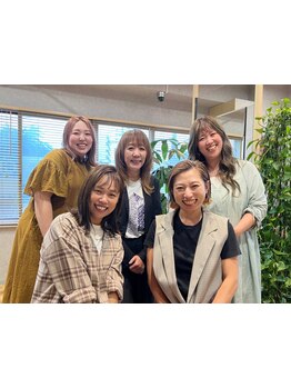 【麻生駅すぐ!!】経験豊富な女性スタイリストばかりなので、女性目線の提案が叶う♪ママさんも大歓迎☆