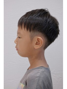 エフヘア レヴェリー(Fhair reverie) 6mmサイド2ブロック～襟足刈り上げ