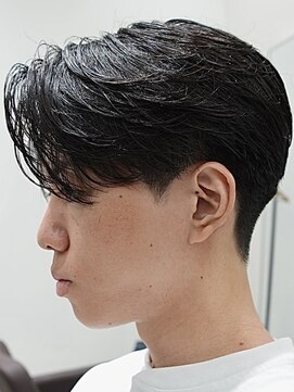 カルム(kalm) メンズセンターパートウルフセンターパートニュアンスパーマ襟足