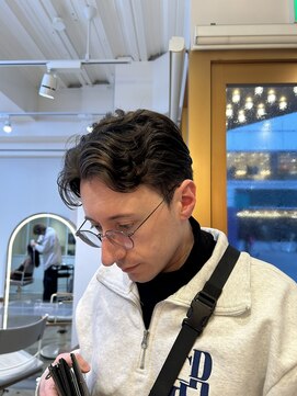 チュール(ture) MEN’S HAIR  毛流れセンターパート
