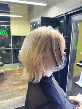 ガルボ ヘアー(garbo hair) 高知美容室ウルフカットハイブリーチ黒メッシュ