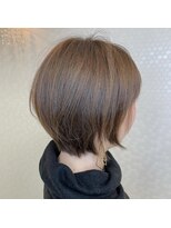 ヘアーアンドメイク ドレス(DRESS)&nbsp;ハンサムショート　ハイライトグレー