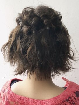 シュリット(schritt) ショートボブのくるりんぱハーフアップ ヘアセット エジリ