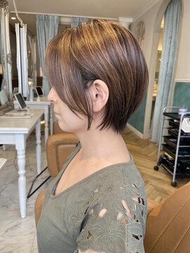 ロンド 銀座(Lond) 【春日美月】ハイライトで立体感◎短すぎないショート