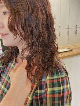 今の髪型に飽きた方必見！抜け感hairでファッションに馴染むスタイルを提案します◎