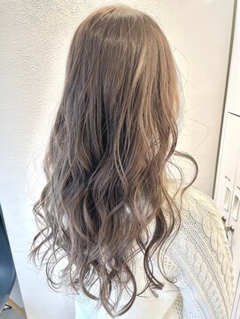 ルアン(Leun) ☆ハニーベージュ☆カット + ブリーチ + カラー