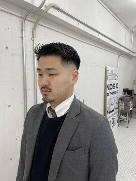 ウェルネス(Wellness) スキンフェードフェザーアップ