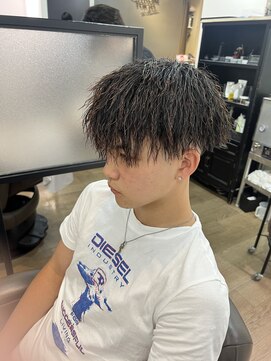 クロム トウキョウ ザ バーバー 新宿(CHROM TOKYO the Barber) パイルツイストパーマ
